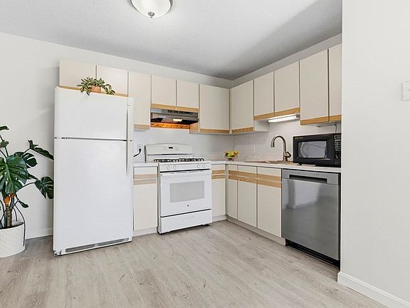 5th image of 24 Kenmar Dr Unit 239