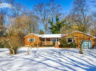 24 Loft Rd, Smithtown, NY 11787