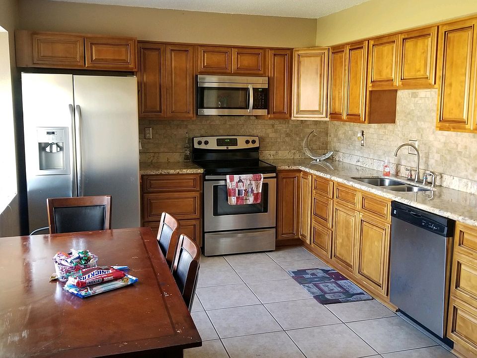 2nd image of 212 Hollow Rock Ct