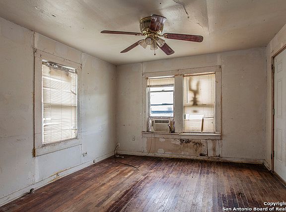 5th image of 230 Estrella St