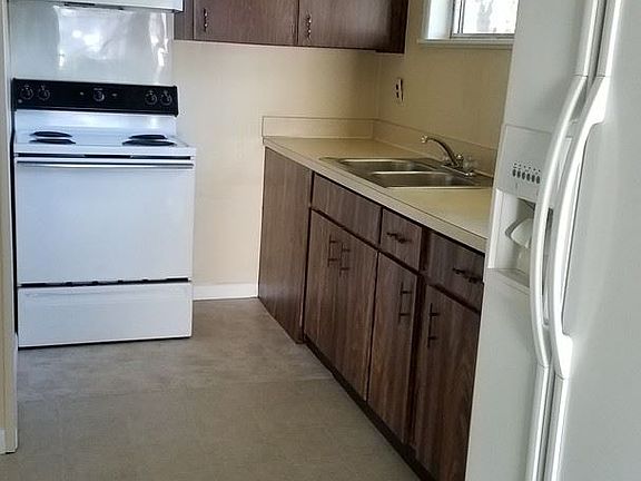 4th image of 3694 W Riverview Ln