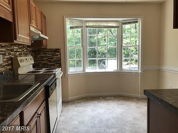 4th image of 1719 Redgate Farms Ct