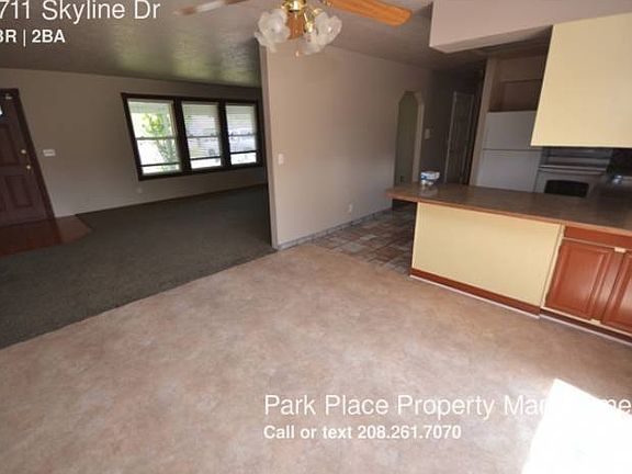 3rd image of 3711 Skyline Dr