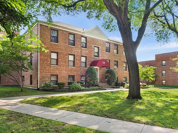 3rd image of 128 Richbell Road #B4