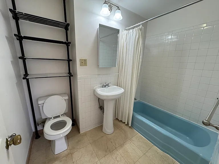 163 Strathmore Rd #3 — Photo 8