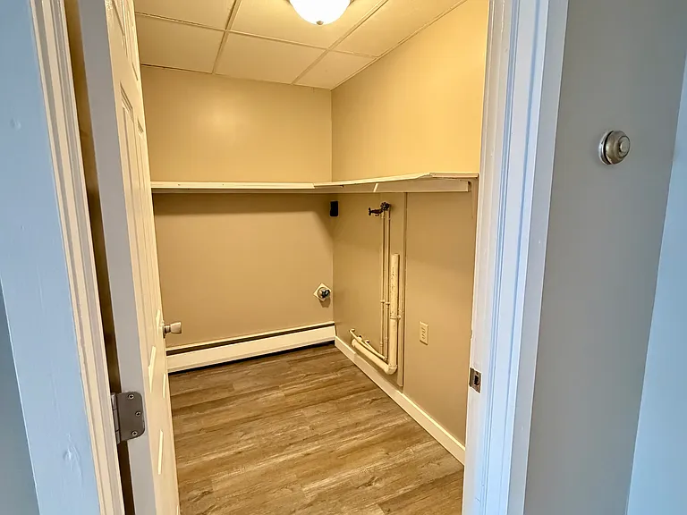 418 Center Ave — Photo 9