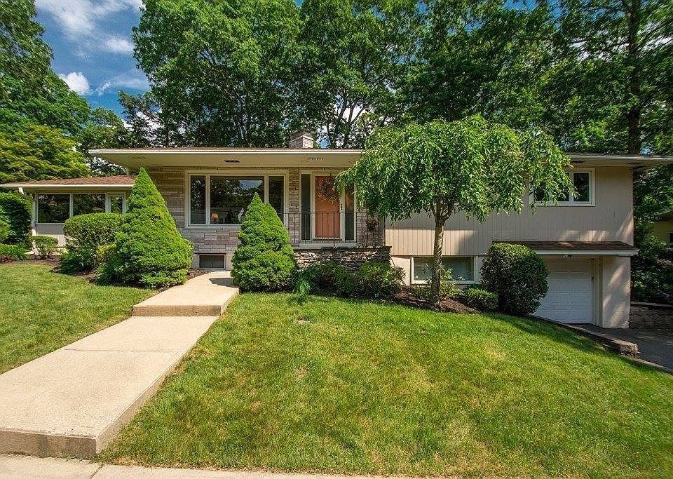 1st image of 49 Churchill Dr