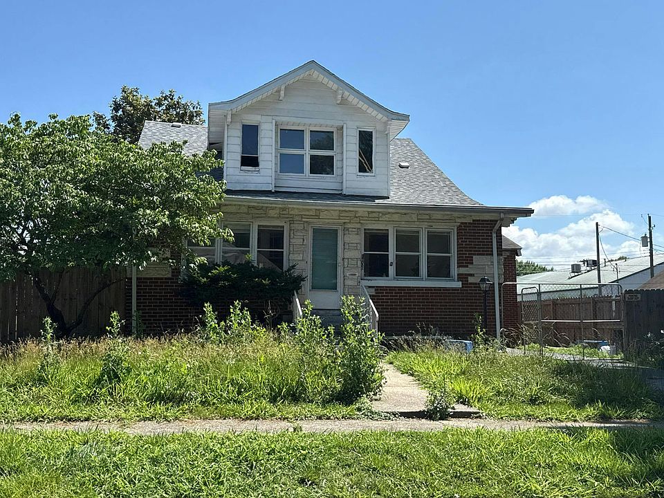 1st image of 1106 E Poplar St
