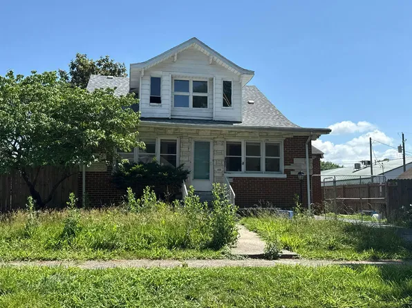 1106 E Poplar St, West Frankfort, IL 62896