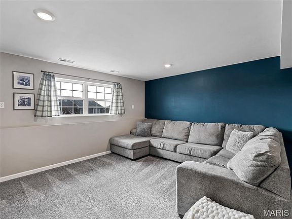 4th image of 555 Mulligan Ct