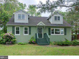 201 Courtney Dr, Barrington, NJ 08007