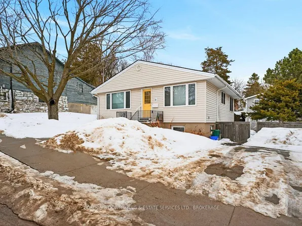21 Richard St, Kingston, ON K7M 2J3