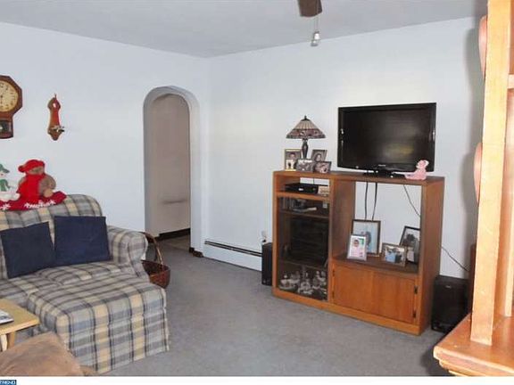 3rd image of 434 Carpy Ave