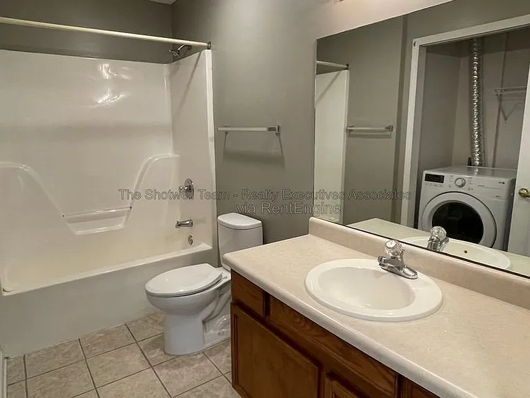 2139 Ember Brook Ln — Photo 12