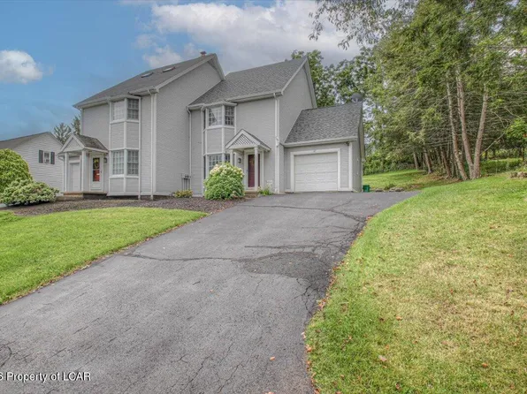27 Susquehanna Ave, Dallas, PA 18612