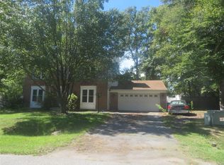 1825 Oak Dr, Waldorf, MD 20601