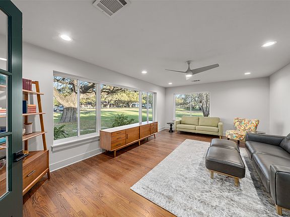 4th image of 3400 Macarthur Dr