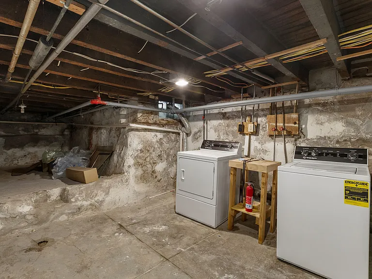 2426 E Indiana Ave — Photo 11
