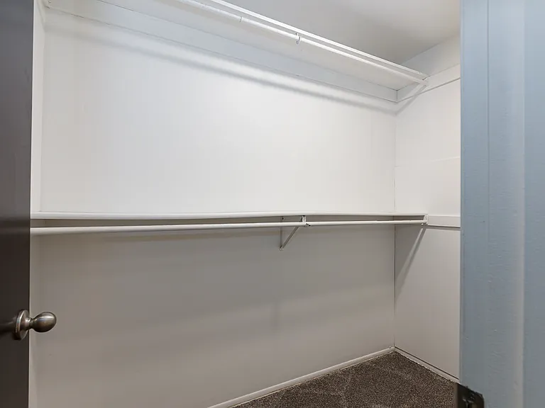 Senate Place Apartments — Photo 14