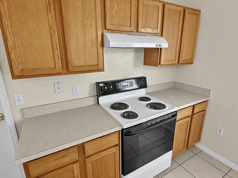75 London Dr — Photo 9