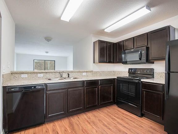 4th image of 1897 Van Allen Cir
