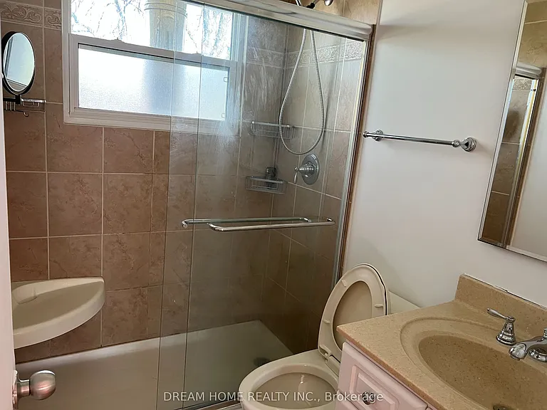 25 Tollerton Ave — Photo 4