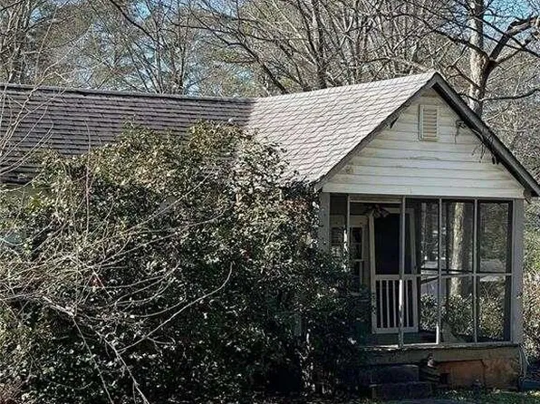 890 Tanner Dr, Scottdale, GA 30079