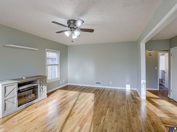 4th image of 407 N Cotner Blvd
