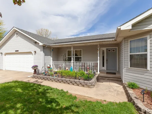 12527 Hogan Rd, Clinton, MI 49236