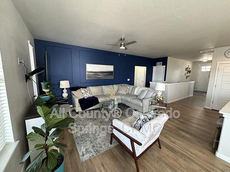 5755 Marlee Dr — Photo 10