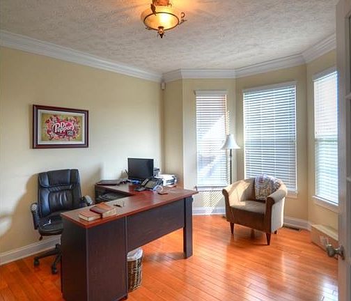 5th image of 2118 Marchfield Trl
