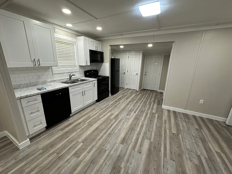 1503 W Brown St — Photo 4