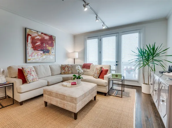 8616 Turtle Creek Blvd APT 421, Dallas, TX 75225