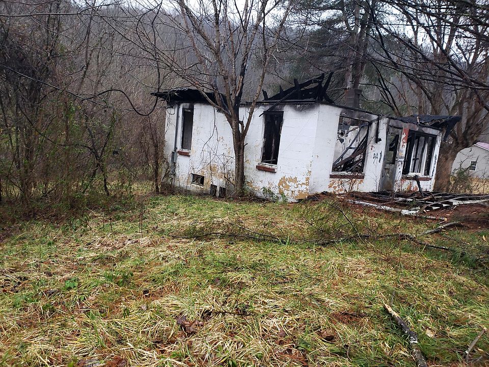 2nd image of 2422 Beech Creek Rd
