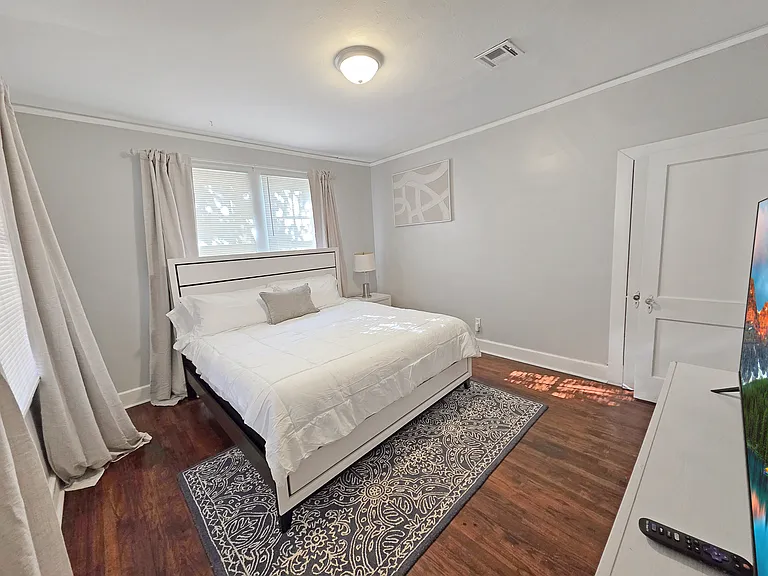 124 S California St — Photo 5