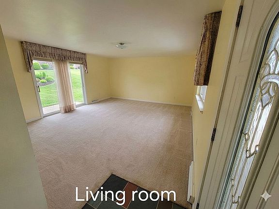 3rd image of 3986 Oregon St