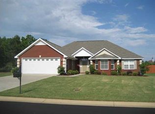 120 Charleston Dr, Elmore, AL 36025
