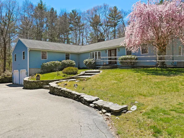 12 Moulton Street, Lakeville, MA 02347