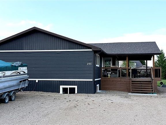 3rd image of 205 Ruby DRIVE