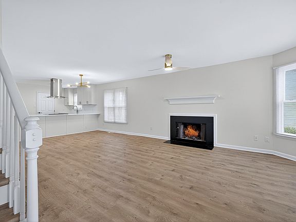 4th image of 4949 Liverpool Ln