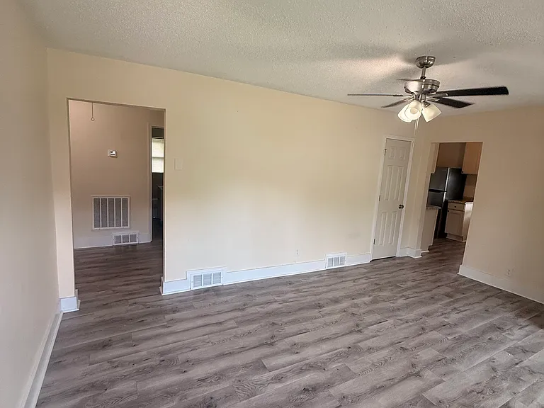 209 Highland Ave — Photo 4