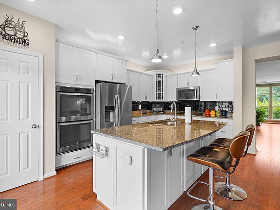 2nd image of 156 Copley Cir