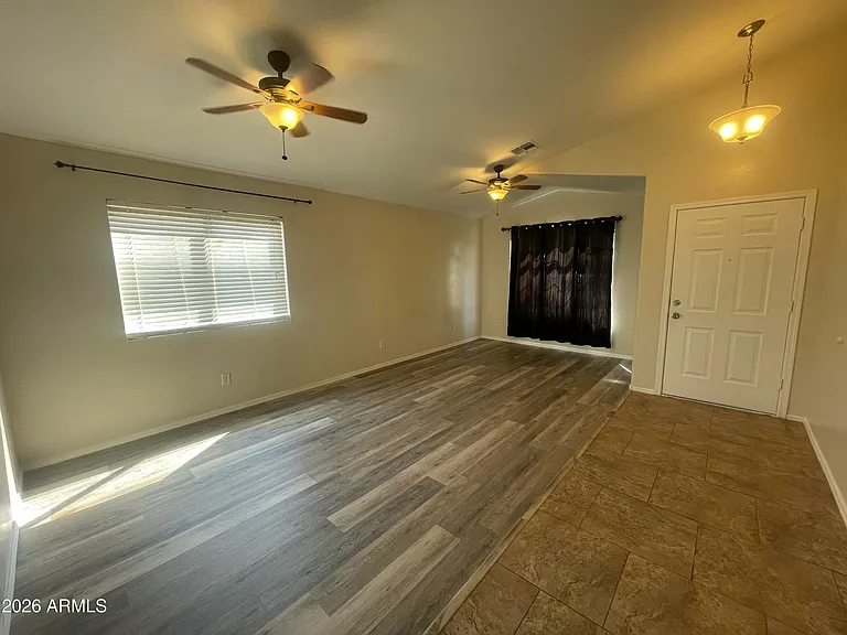 24403 N Oasis Blvd — Photo 2
