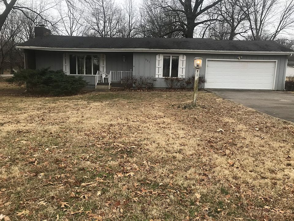 2nd image of 951 E 27th St