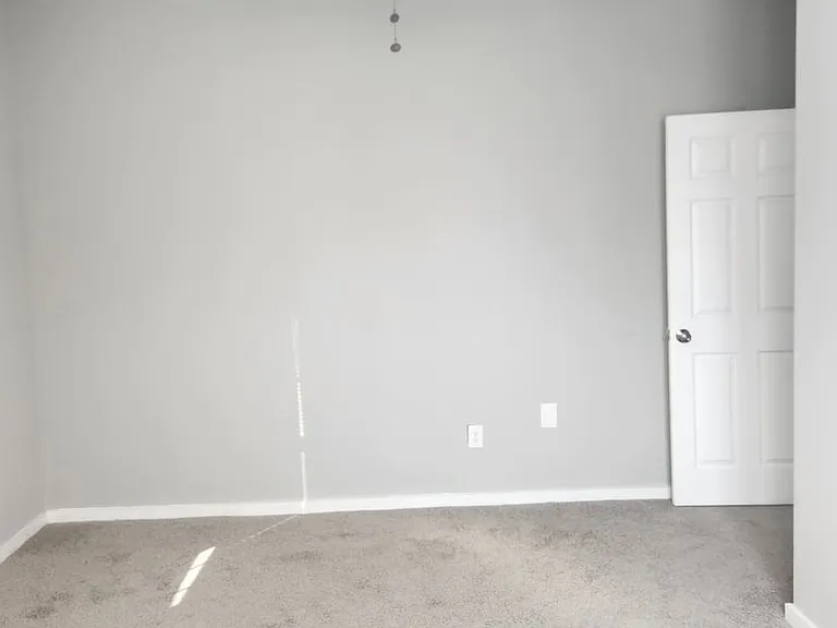 1131 Hawk St — Photo 6