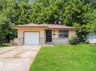 8004 Wayne Ave, Kansas City, MO 64131
