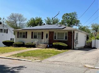 20 Ridgeway Ave, Providence, RI 02909