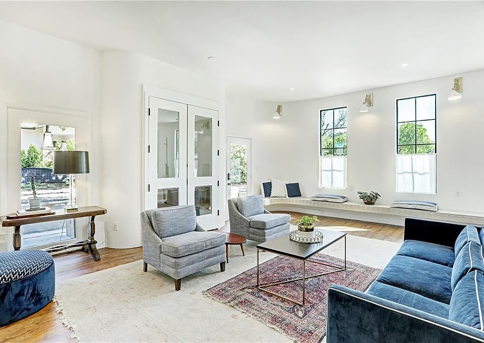 1st image of 1300 Navasota St #1304