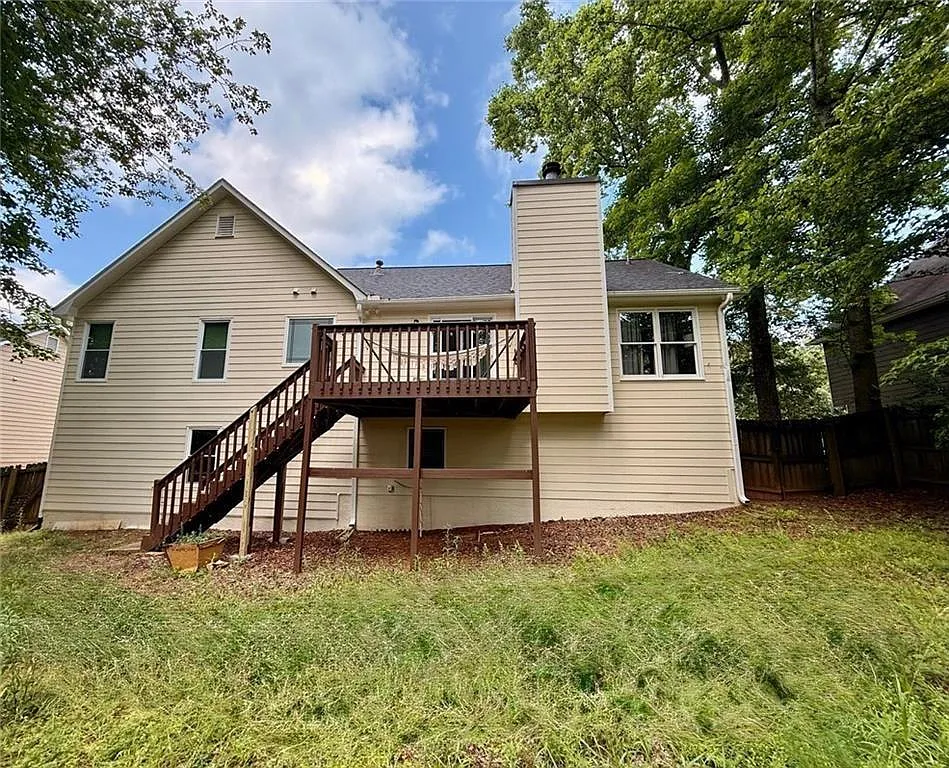 4 bed, 2.0 bath, 3106 sqft, $2,600 — Photo 2