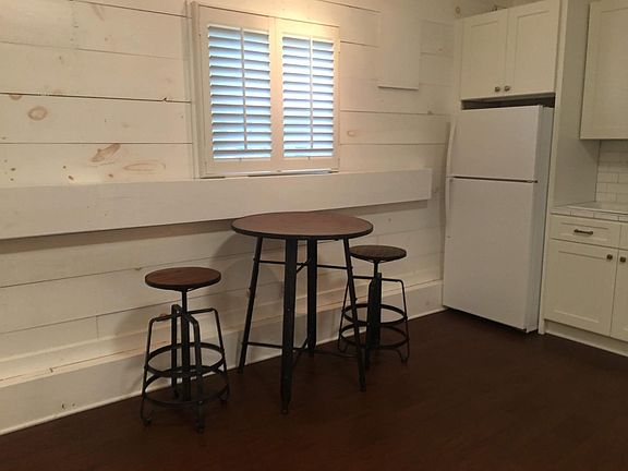 5th image of 1112 Sterling Ave #B